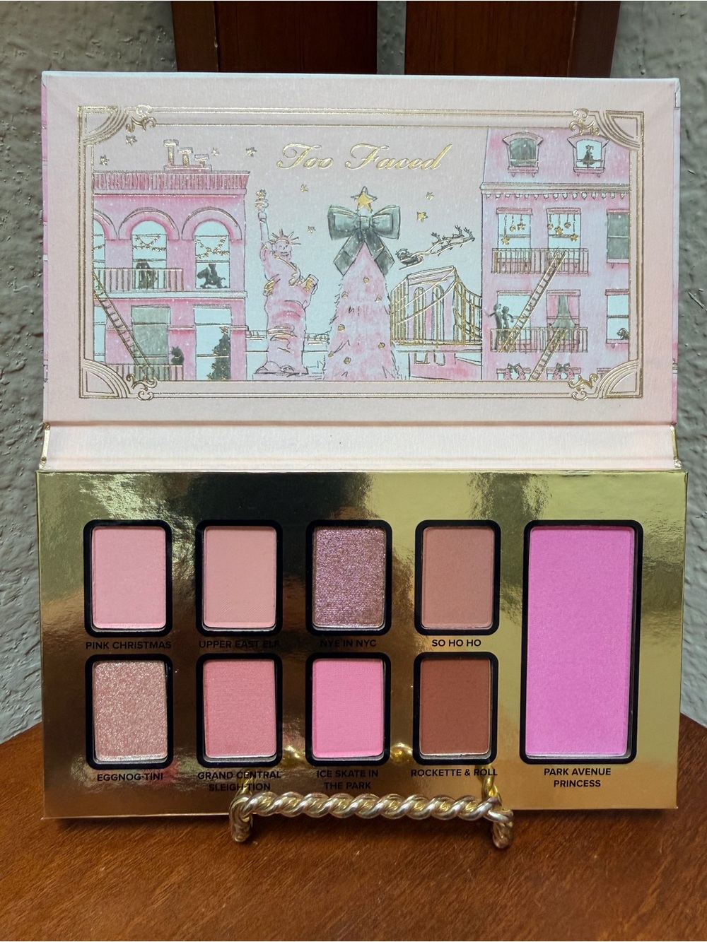 🔹New.. Too Faced Cosmetics ..Christmas in New York" Face and Eye Palette.. - Picture 5 of 5
